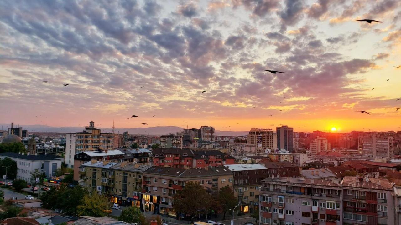 פרישטינה Gorgeous Apartment With City View In The City Center מראה חיצוני תמונה