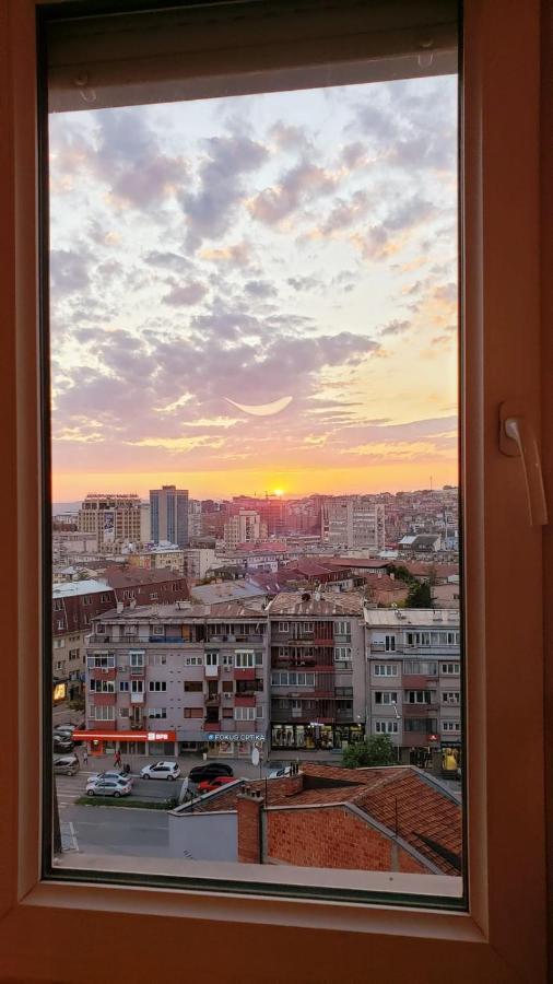 פרישטינה Gorgeous Apartment With City View In The City Center מראה חיצוני תמונה